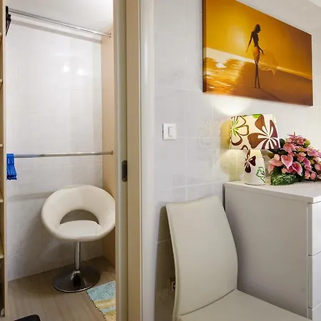 Avama View Apartment *