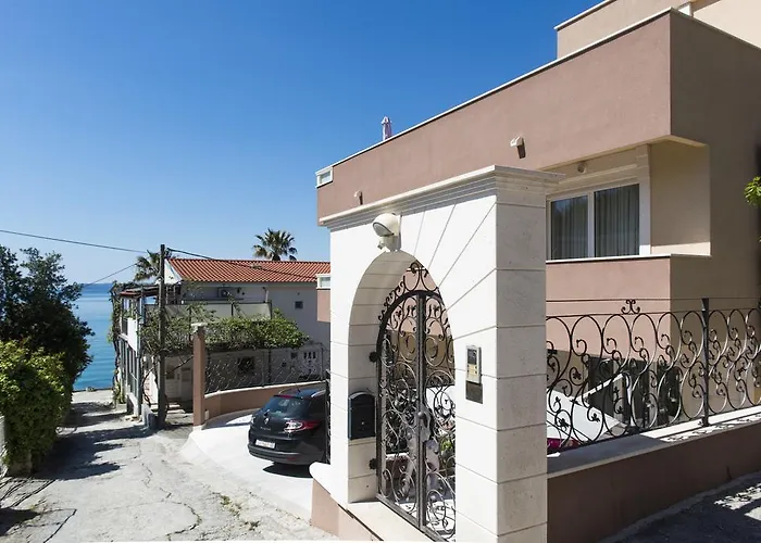 Avama View פודסטראנה